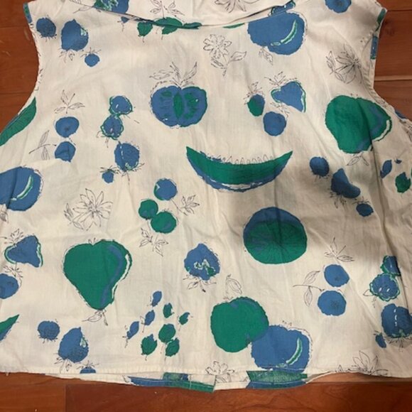 Button-Up Collard Boat-Neck Sleeveless Fruit Shirt - Women's - Picture 5 of 6